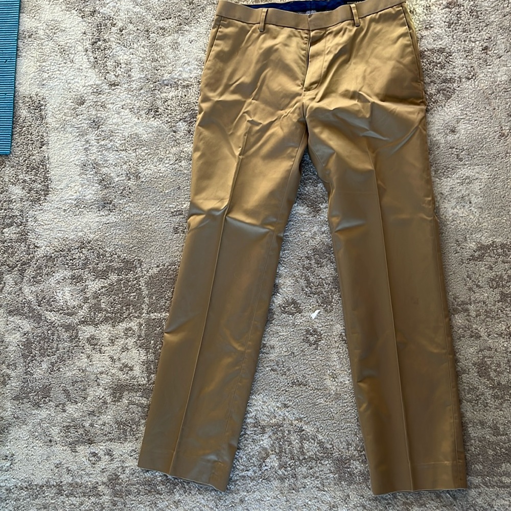 Banana republic men’s 32x32 khaki dress pants